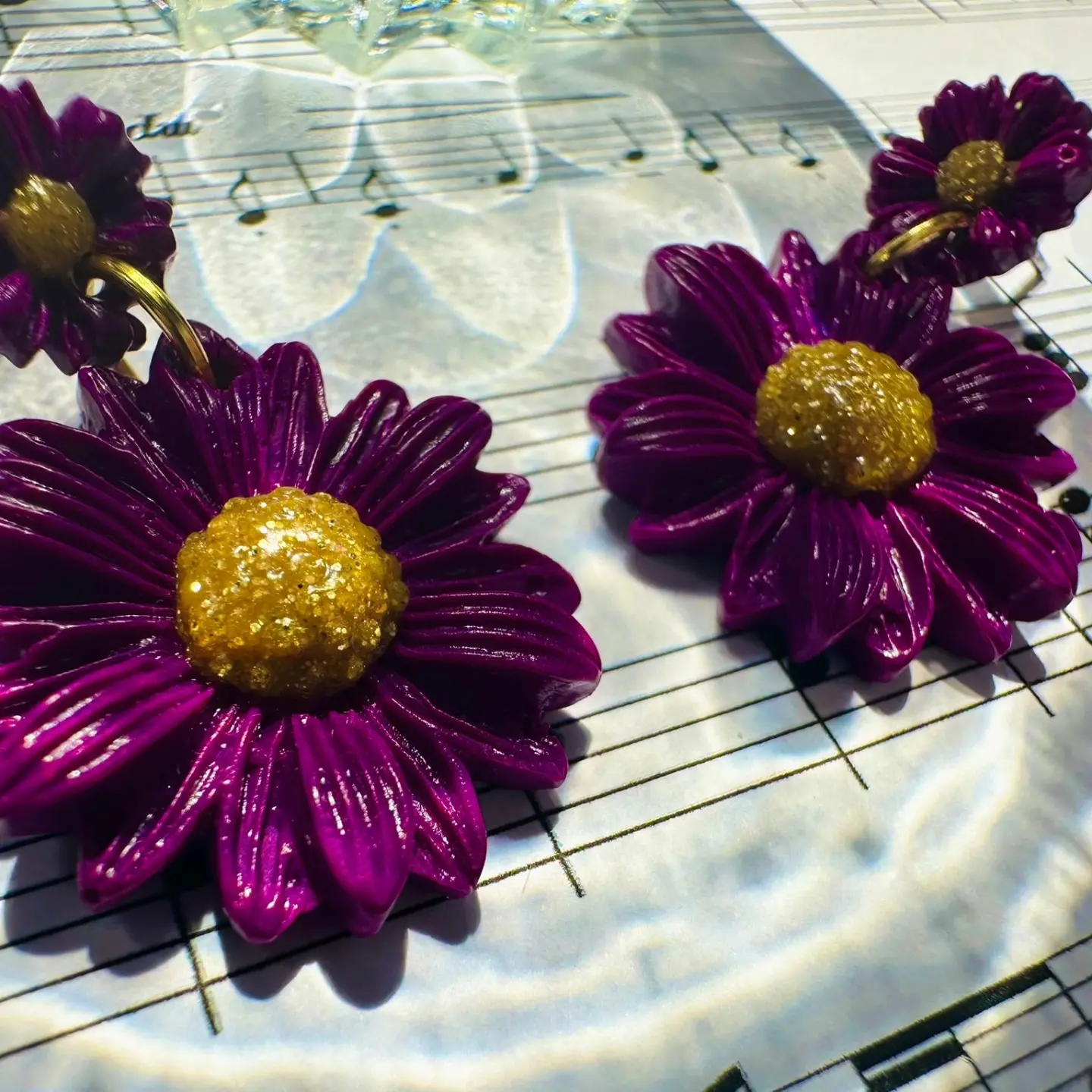 Boucles d'oreilles marguerite prune