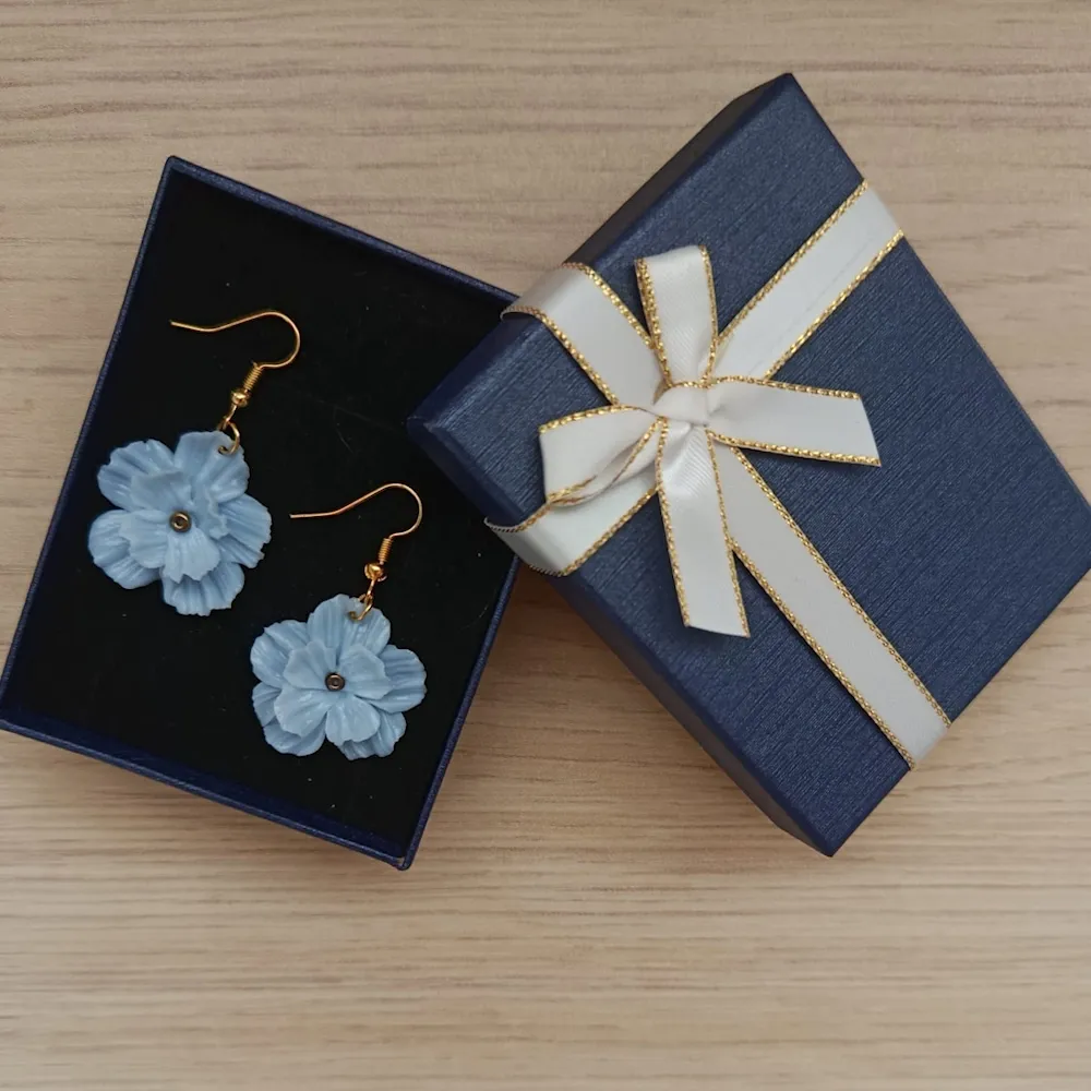 Boucles Printanières Bleues Claires