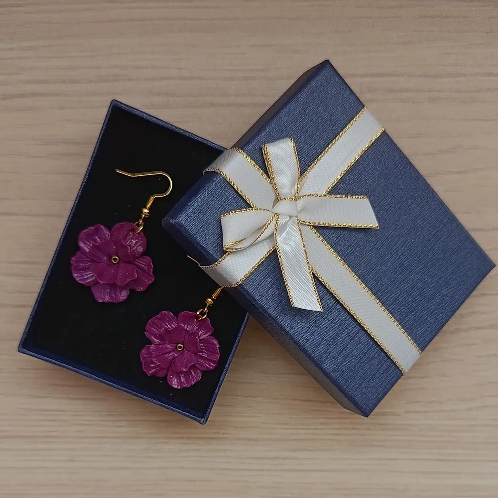 Boucles Printanières Violettes Brillantes